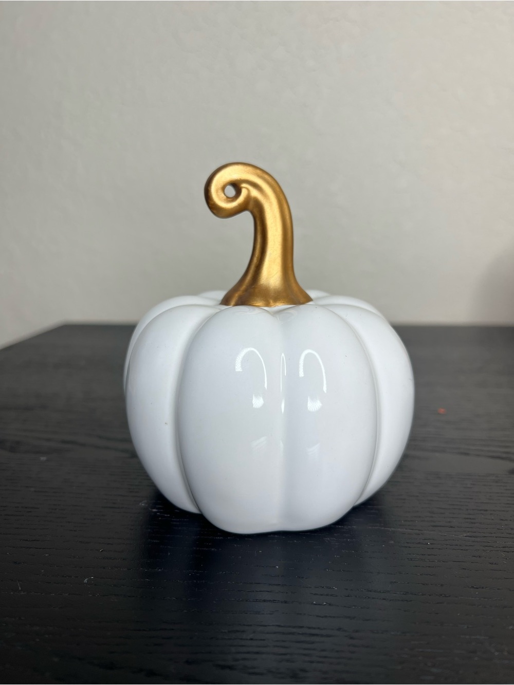 NEW Target Bullseyes Playground Set of 8 Medium & Small Ceramic Pumpkins - Picture 4 of 15